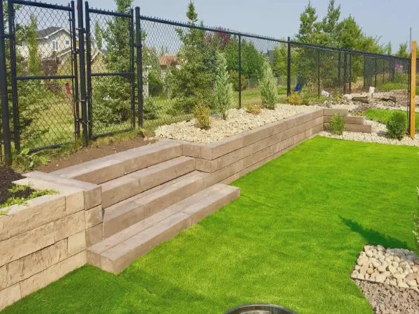 /images/projects/backyard-landscape-design-1.webp