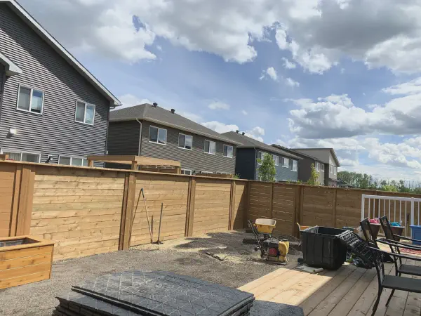 /images/projects/small-backyard-2.webp