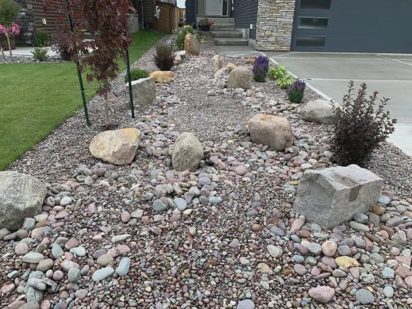 /images/projects/small-backyard-8.webp