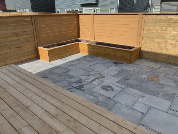 /images/projects/small-backyard-9.webp